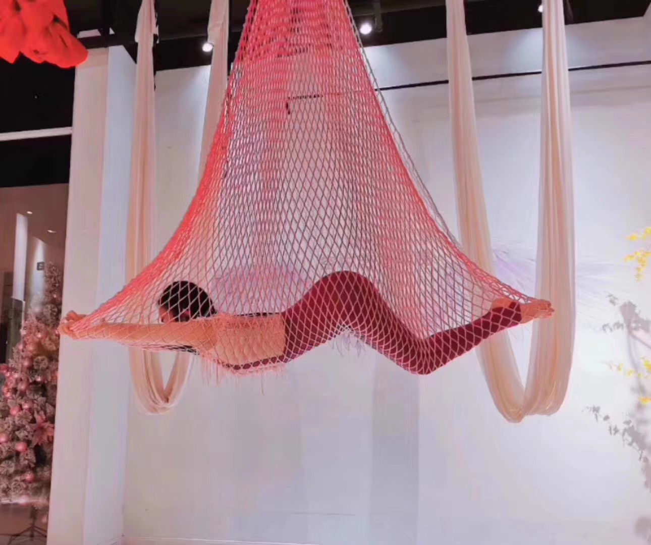 Подвесная сетка для йоги на вы – обзор и цена Yoga Swing Aerial